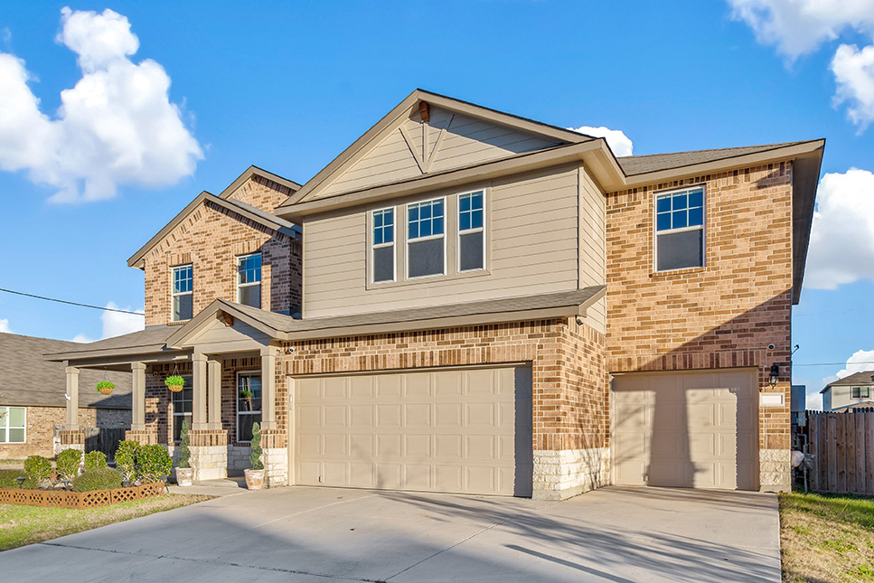 How a Quality Garage Door Impacts Your Home’s Curb Appeal